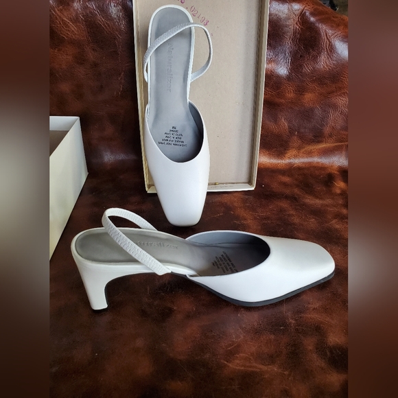 Size 7 Naturalizer White Slingback Heels - Picture 7 of 7